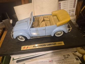 Volkswagen 1951 convertible  1/18 scale toy