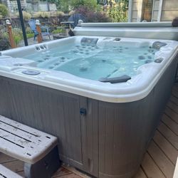 80 Jet 8700 New 6 Person Lounger Stereo Waterfall Spa 
