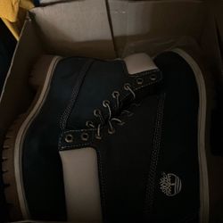 Timberland Navy Size 8.5