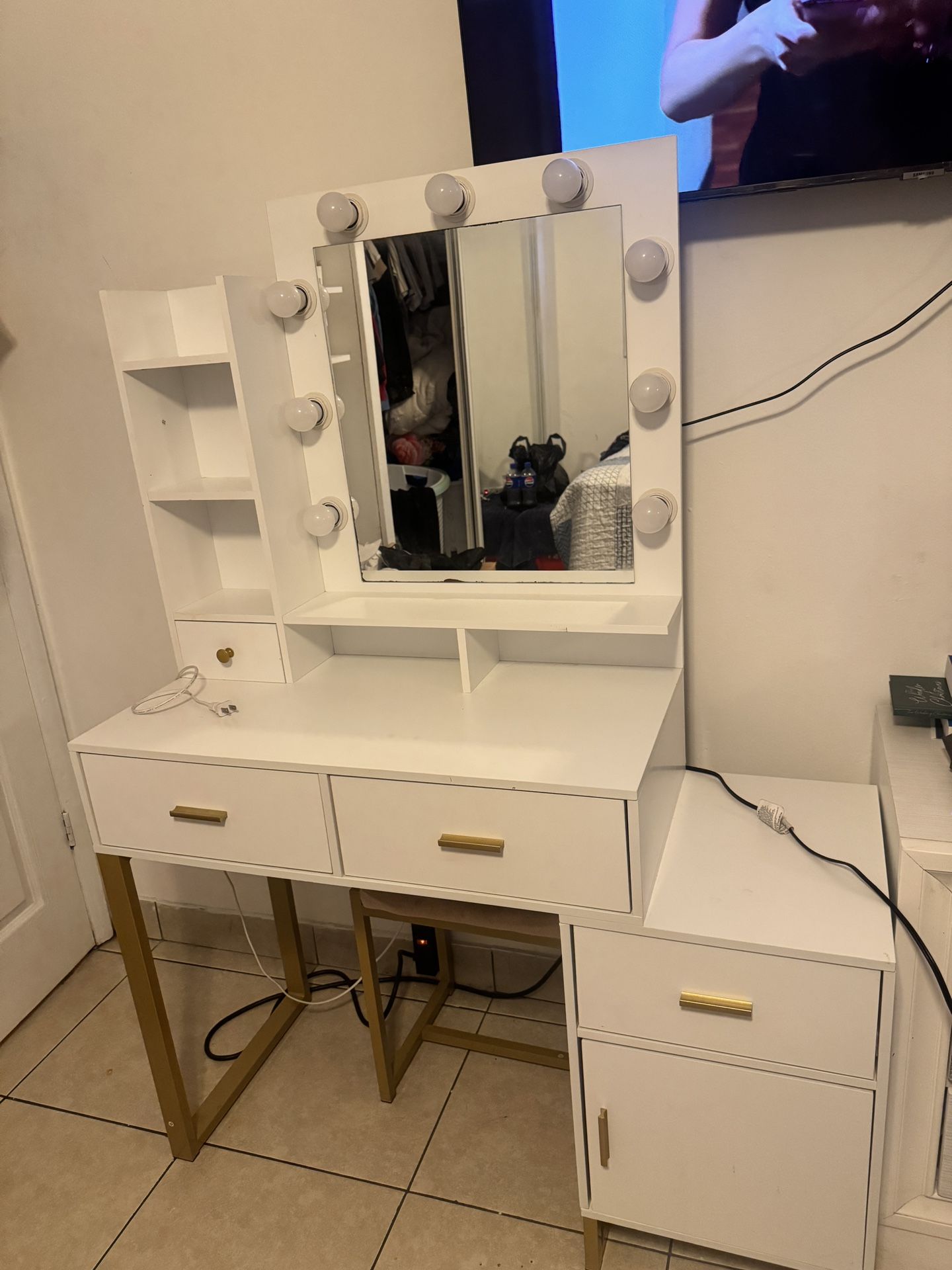 Vanity Makeup