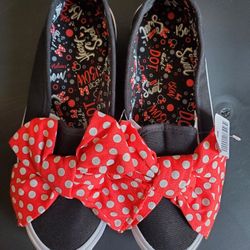Disney  Size 5 Shoes