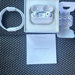 AIRPOD PRO 2 WITH CHARGER AND EXTRA EAR BUDS
