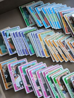500 NFL football sports trading cards from 1978 only.  500 cards! Common cards but a great variety and lots of fun stuff. Excellent condition cards fr