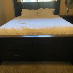 King Bedroom Set ( 4pc) + Mattress 