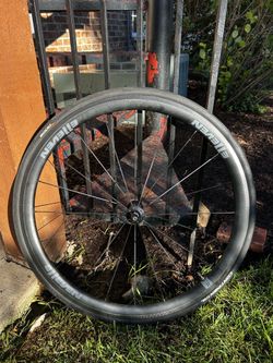 Carbon bike wheel
