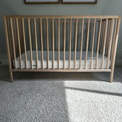 IKEA SNIGLAR Crib & Newton Crib Mattress