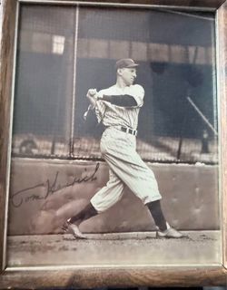 Signed 8x10 photo of Yankees great Tom Henrich (“Old Reliable”)