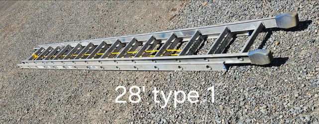 28' Werner aluminum ladder-type 1(250#)