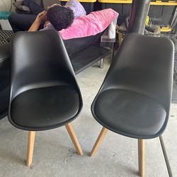 set of 2 chairs