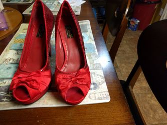 Red bow and glitter heels