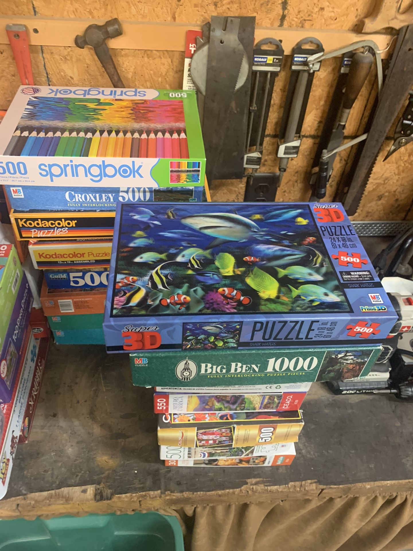 19 Puzzles (221pc-1,000pc)
