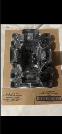 New Ford F150/F250 BoxLink Tie Down Cleat with Two (2) Keys HL3J-99286D62-AC 