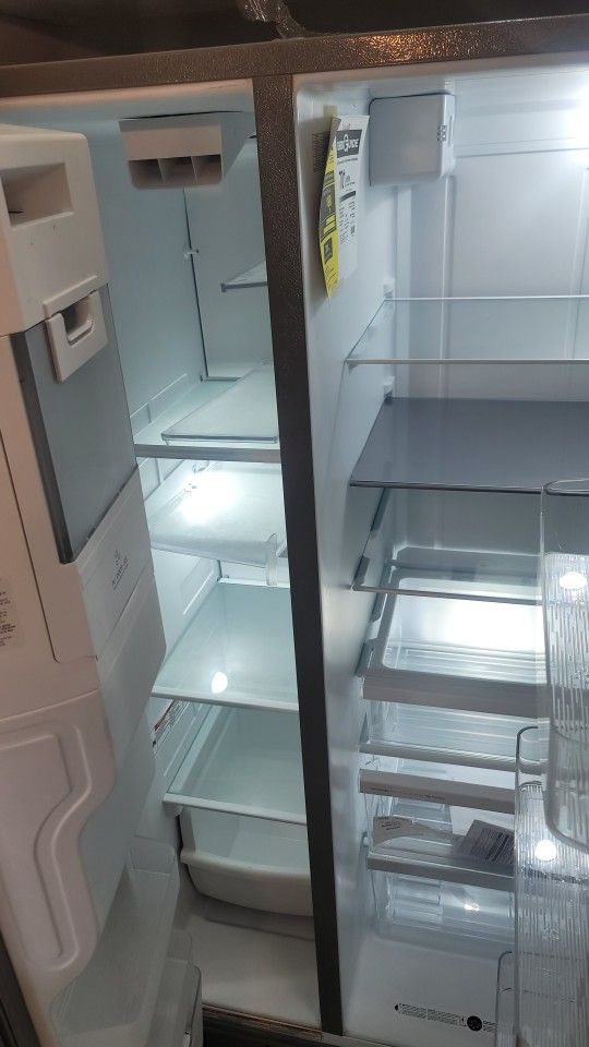 Maytag 2 Door refrigerator
