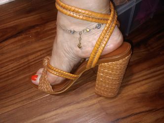 High heeled sandals Steve Madden sz 8 $15