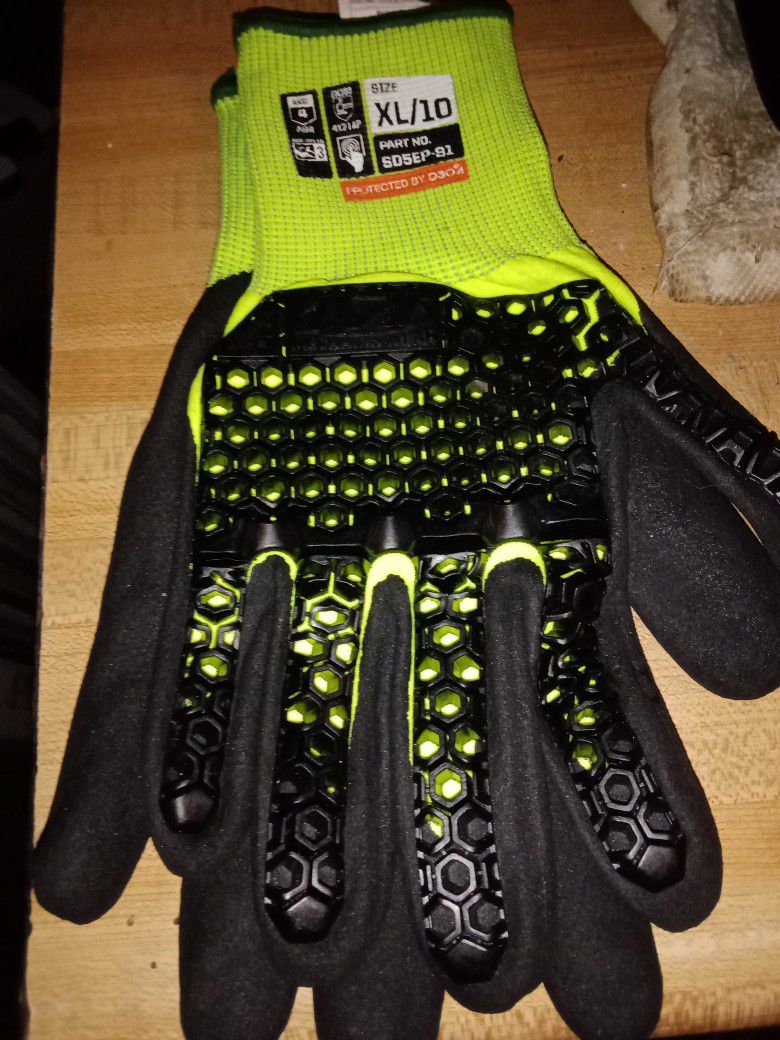 XL Gloves