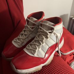 Jordan 11 cherry red (MENS 11.5)