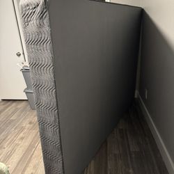 mattress foundation queen (new)