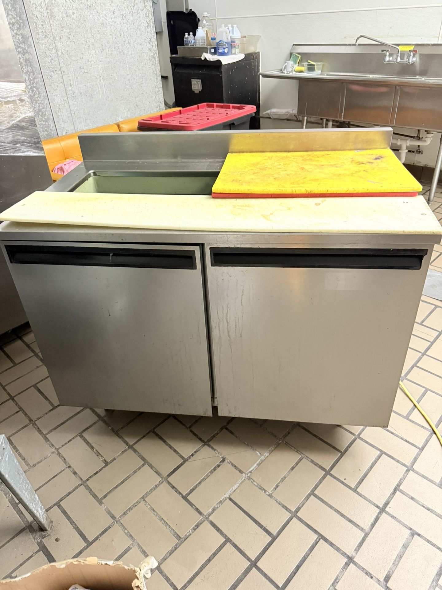 Under counter Prep Table