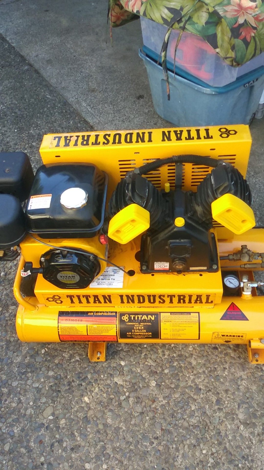 Titan industrial professional 8 gallon air compressor