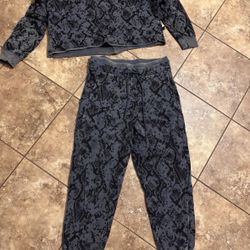 Women’s lounge set size medium