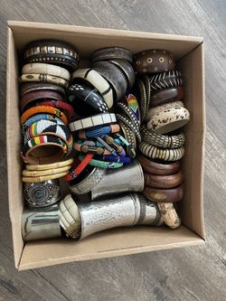 Assorted Bangle Bracelets Wooden Silver African Snakeskin Studded Multi Color Stacking Stackable Bangles Bracelet lot bulk Tags travel vaca vacation