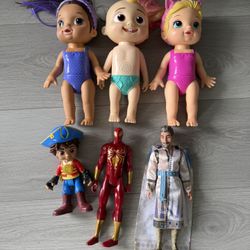 6 Doll Figures