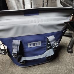 Yeti Hopper M30 2.0 Soft Cooler. New