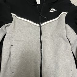 Nike Tech Set 