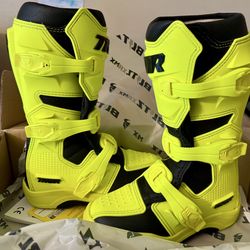 Thor Youth Blitz XR Boots size 1