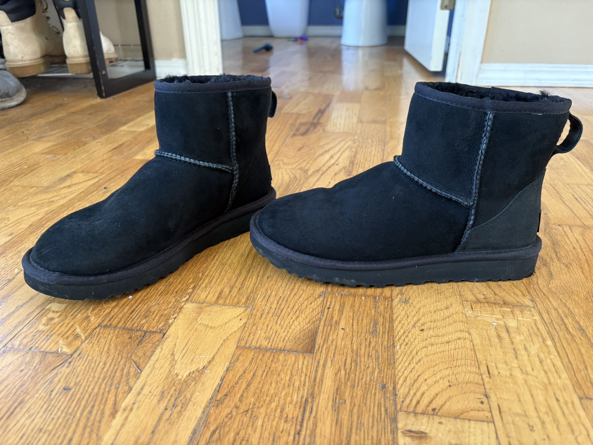 Black Uggs