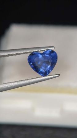 1.12 ct Blue natural Sapphire