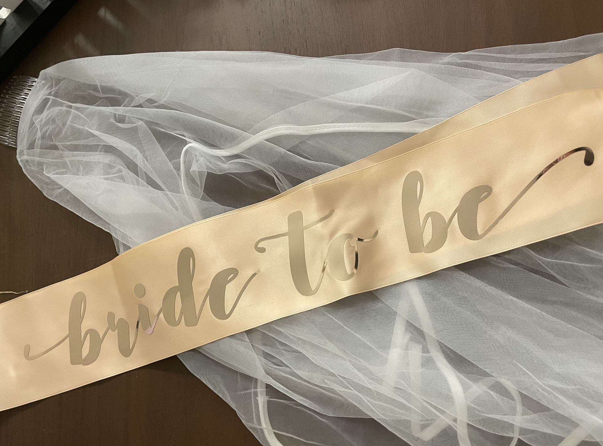  “Bride To Be” Sash And Veil 