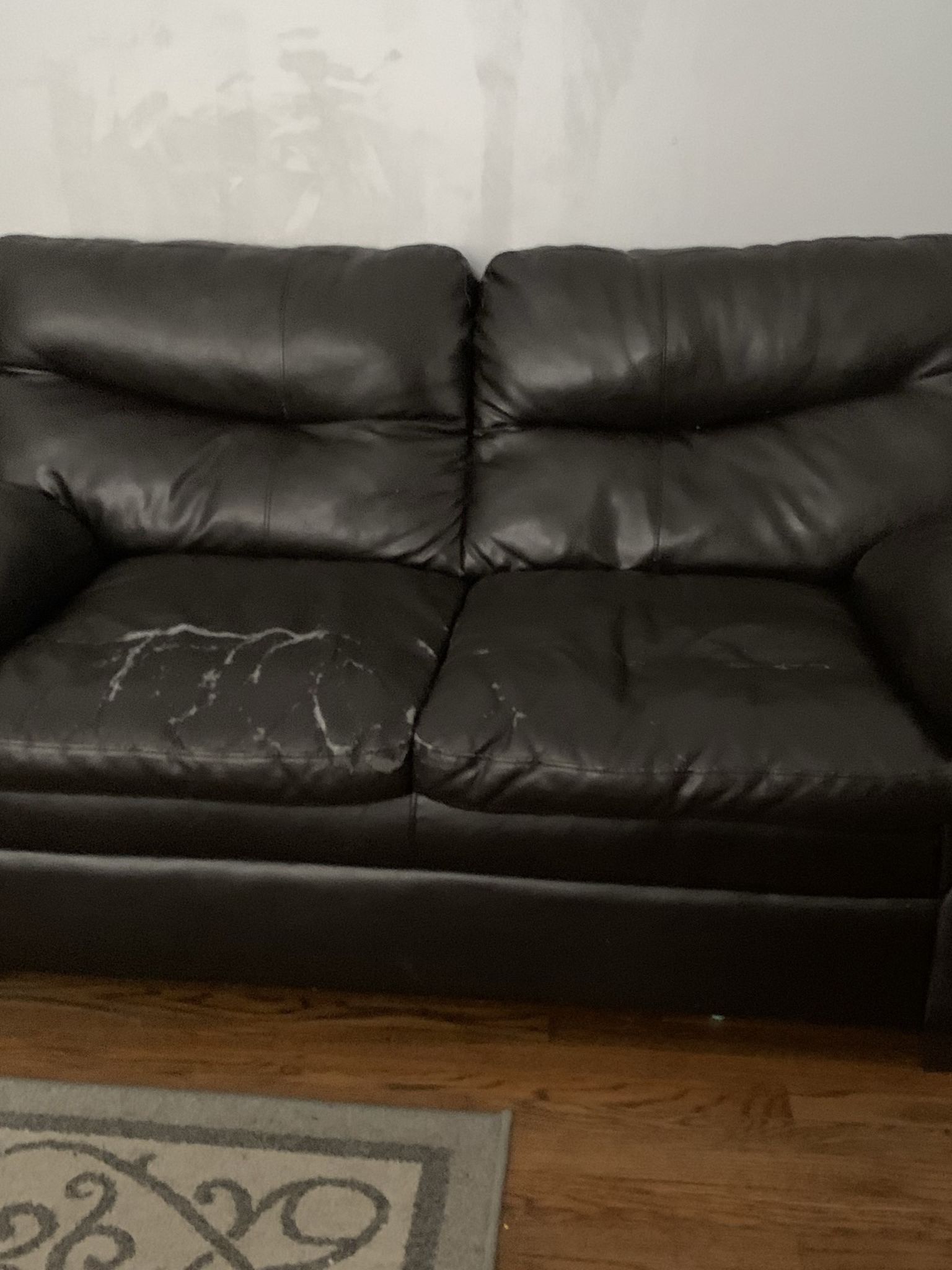 Free Couch - Belmont & Keeler Location