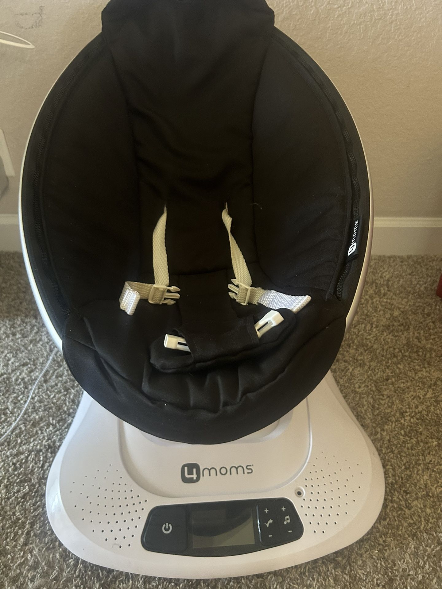 4 Moms Mamaroo Swing 