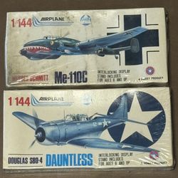 $(40) Lot of 2 Airplane Messerschmitt Me-110c & DOUGLAS SBD 4 DAUNTLESS Aircraft Kit