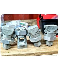 Ilsco Split Bolts. Up To 500 Kcmii New