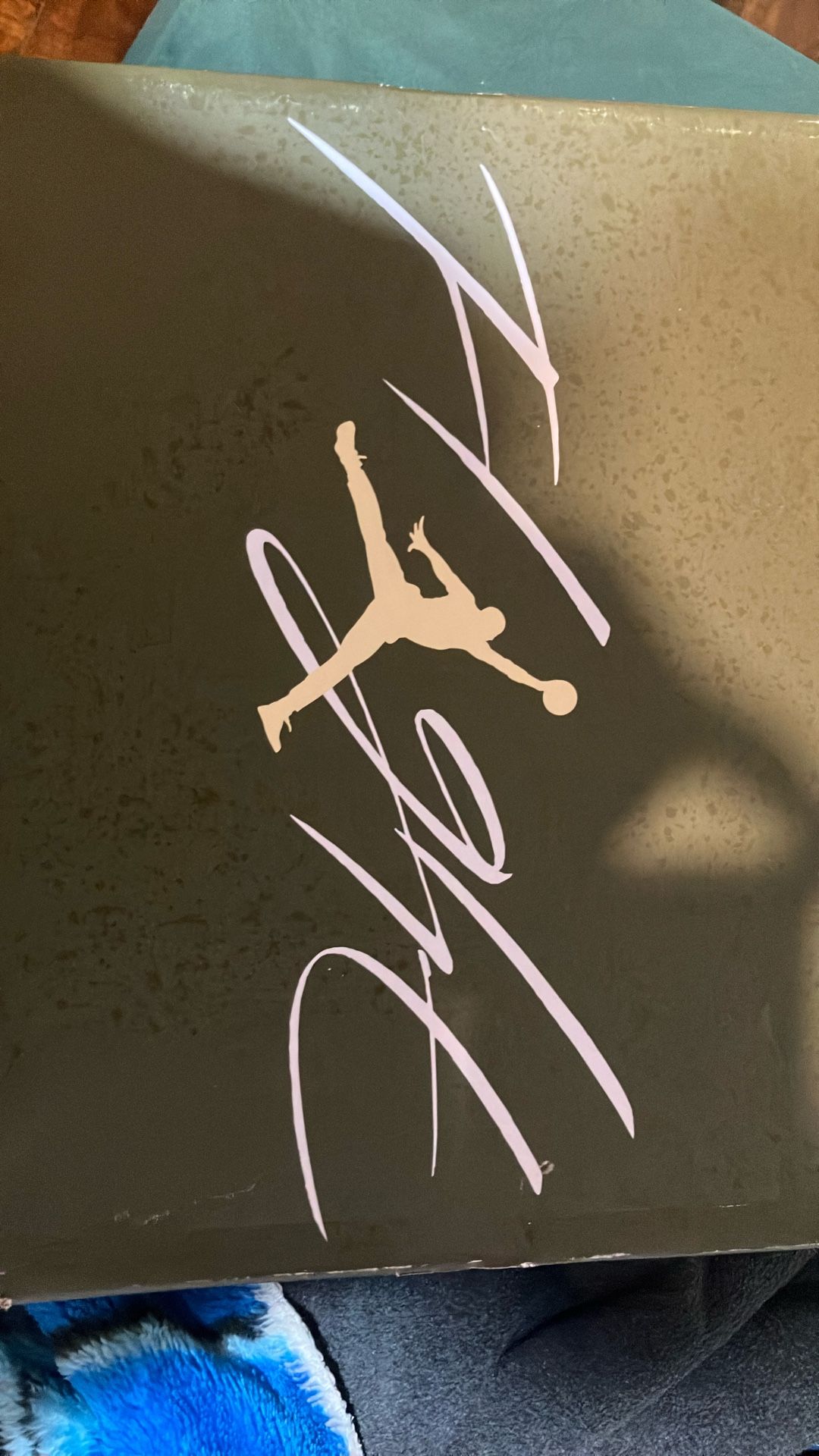 Jordan 4 Retro SE Olive
