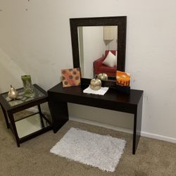 Hose Furniture Set Of Three $149 For All 🎈🎁🍀🎈 Entry Table, Side Table, Mirror. House Furniture. Living Room Furniture.
