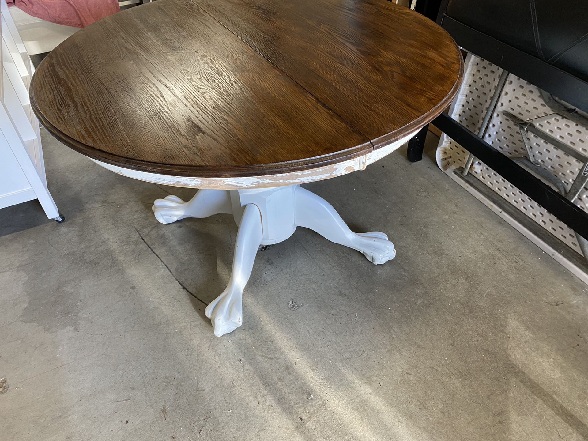 Round Claw foot Dining Table