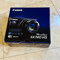 New! Canon PowerShot SX740 Silver- Brand New!