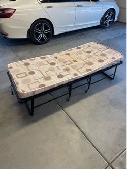 Foldable bed