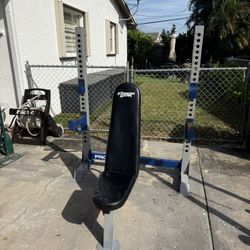 Weight Bench / Squat Rack