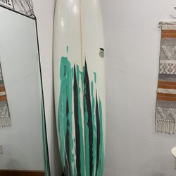 7ft 6inches long Surfboard OFFERS ACCEPTED!