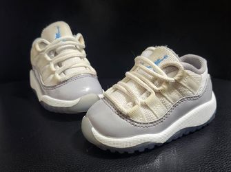 Toddler cement grey 11s size 4c