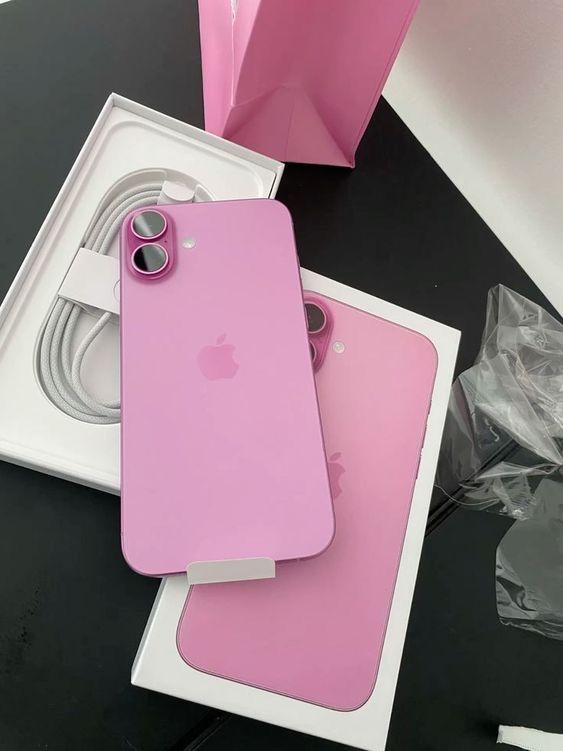 Pink Iphone 16