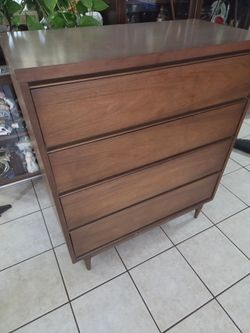 Mid-Century Modern Walnut 4-Drawer Dresser