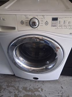 Whirlpool front load washer large capacity fully functional