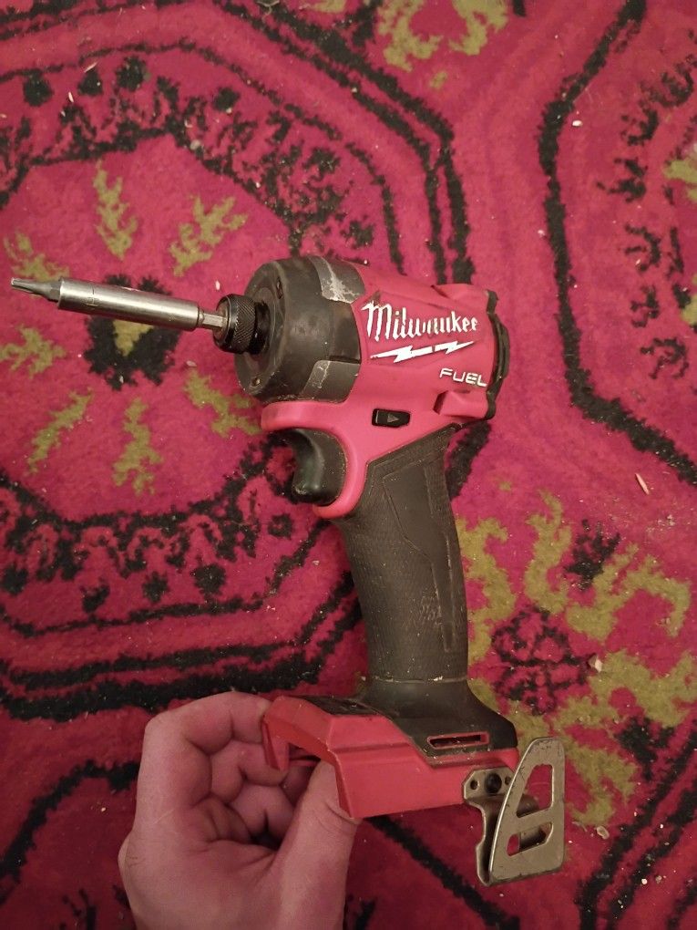 Milwaukee Fuel Impact Driver Drill 1/4(2 Years Old)