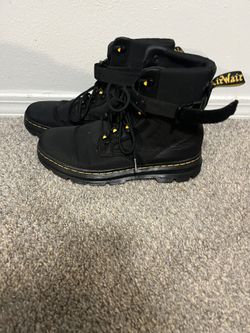 Dr. Martens Combs Tech 2