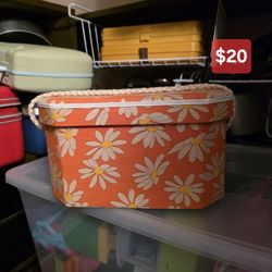 60s Orange with White Daisy Hat / Sewing Box, octogonal $20
Pick up in Harlingen, I live near Walmart
Antiques, Telephone, Flags & Collectables